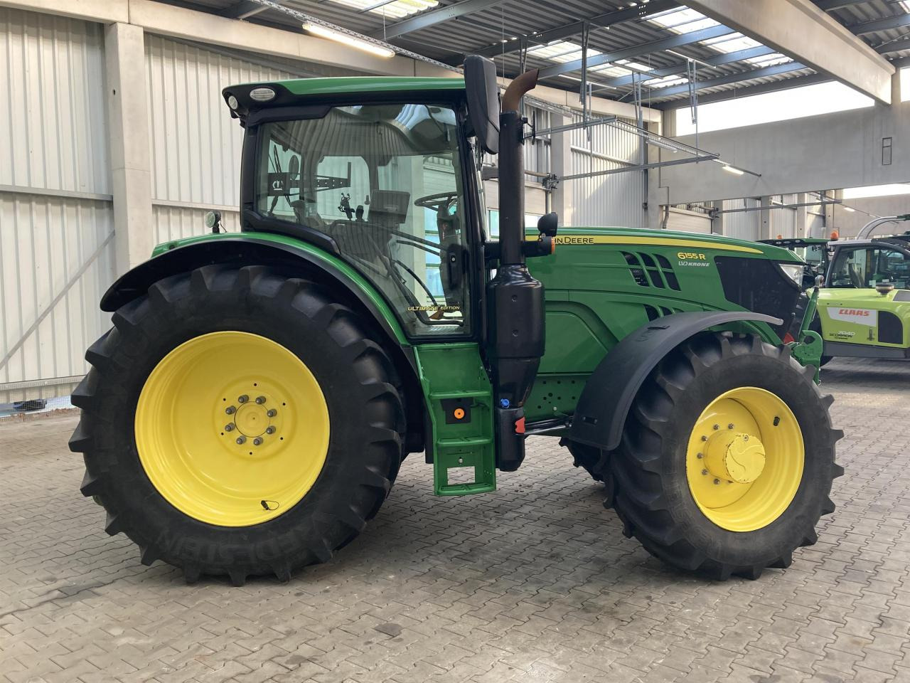 John Deere 6155R - Traktori: kuva John Deere 6155R - Traktori John Deere 6155R - Traktori: kuva John Deere 6155R - Traktori