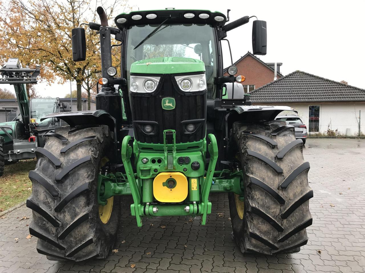 John Deere 6215R - Traktori: kuva John Deere 6215R - Traktori John Deere 6215R - Traktori: kuva John Deere 6215R - Traktori