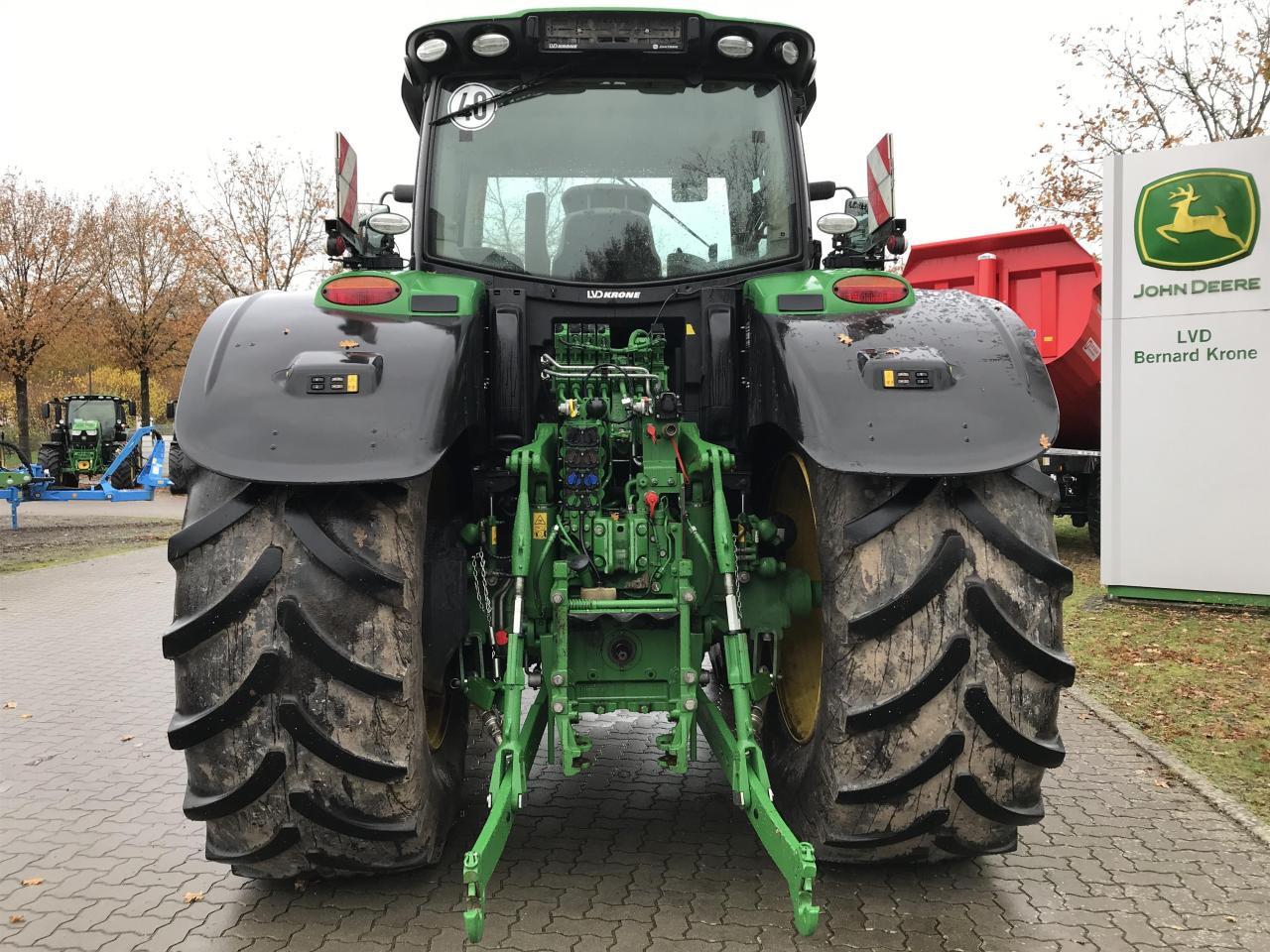 John Deere 6215R - Traktori: kuva John Deere 6215R - Traktori John Deere 6215R - Traktori: kuva John Deere 6215R - Traktori