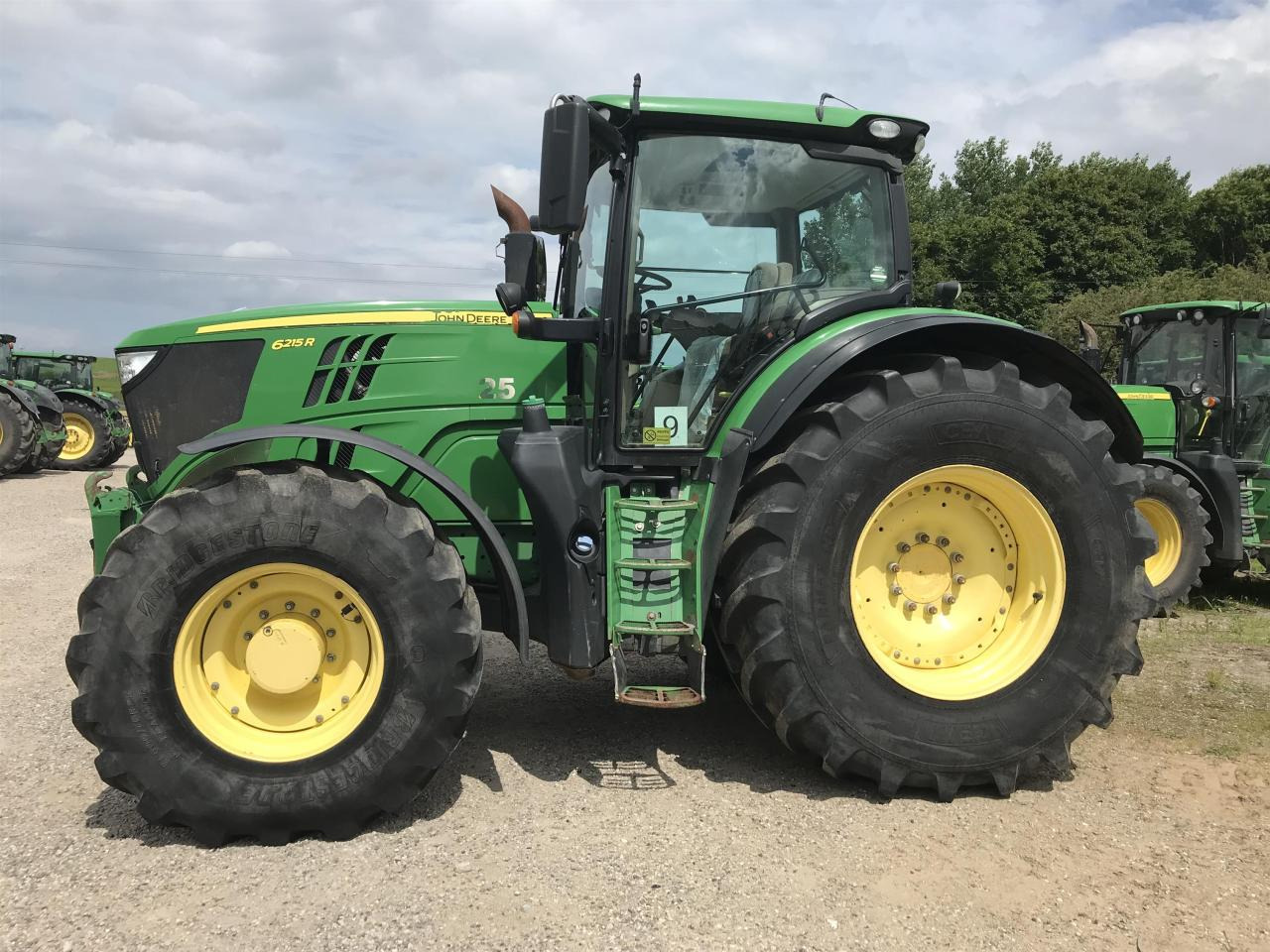 John Deere 6215R - Traktori: kuva John Deere 6215R - Traktori John Deere 6215R - Traktori: kuva John Deere 6215R - Traktori