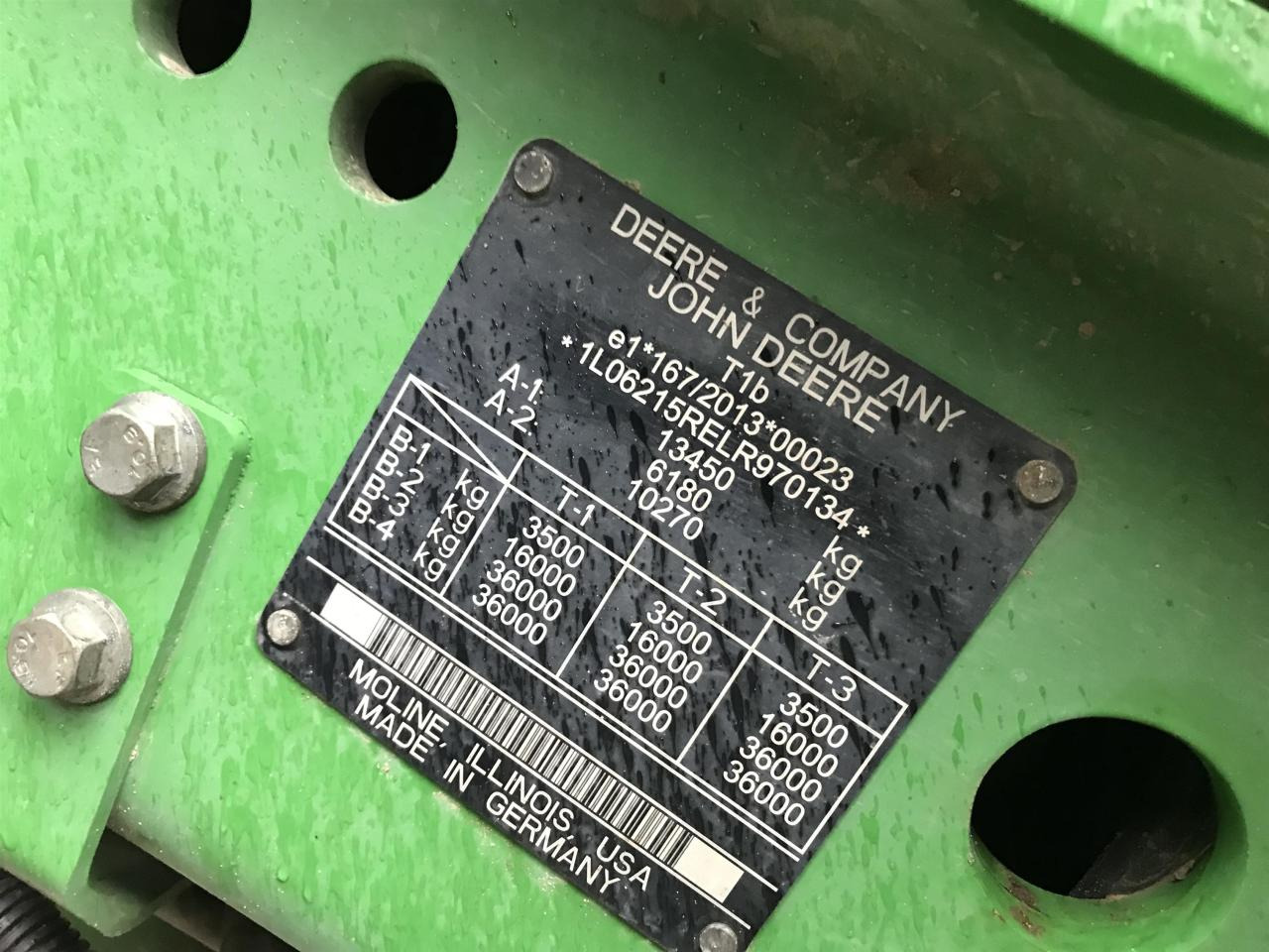 Leasing John Deere 6215R John Deere 6215R: kuva Leasing John Deere 6215R John Deere 6215R