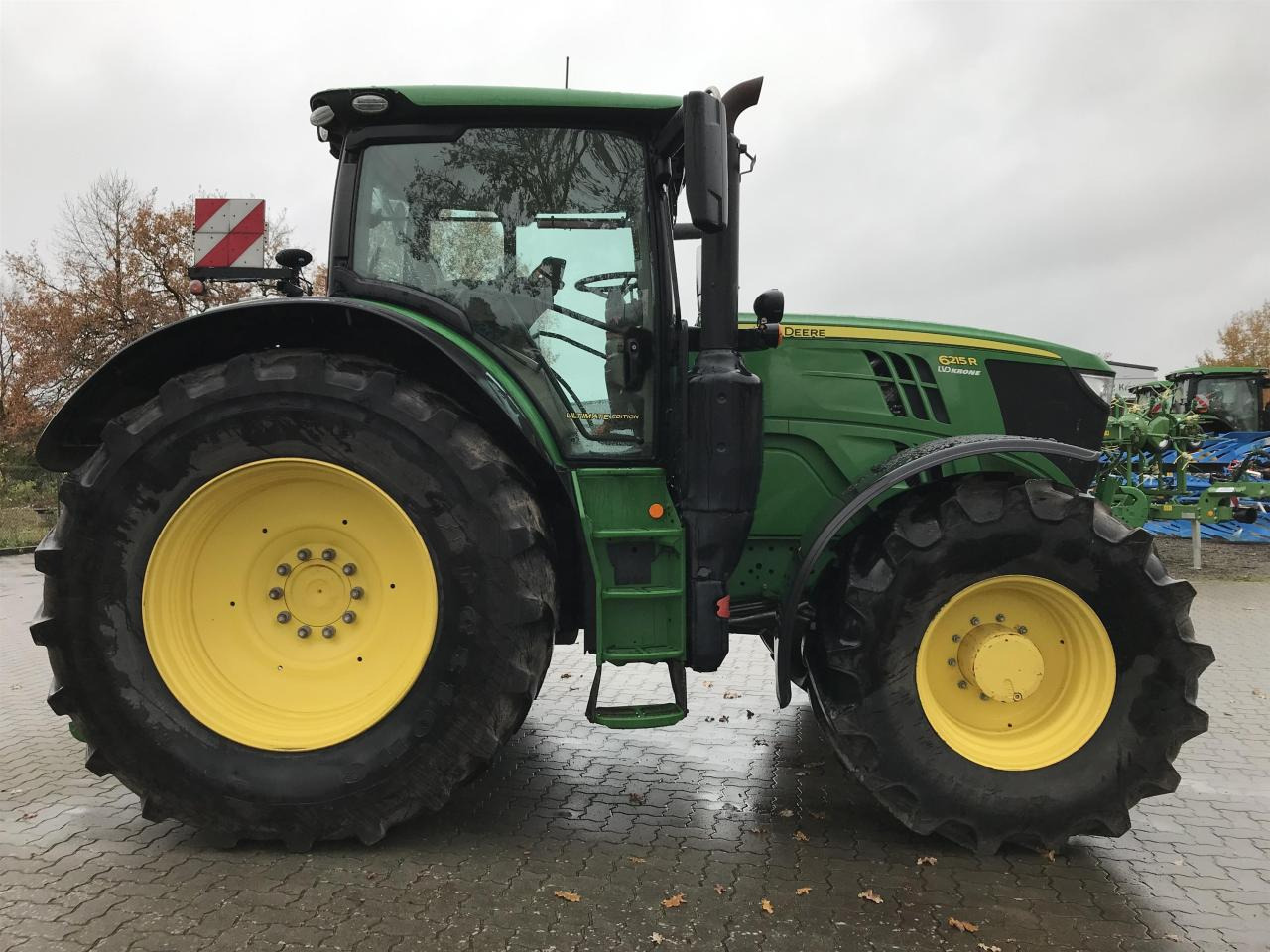 John Deere 6215R - Traktori: kuva John Deere 6215R - Traktori John Deere 6215R - Traktori: kuva John Deere 6215R - Traktori