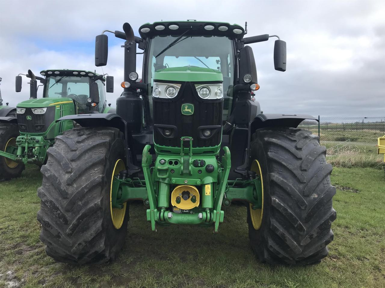John Deere 6250R - Traktori: kuva John Deere 6250R - Traktori John Deere 6250R - Traktori: kuva John Deere 6250R - Traktori
