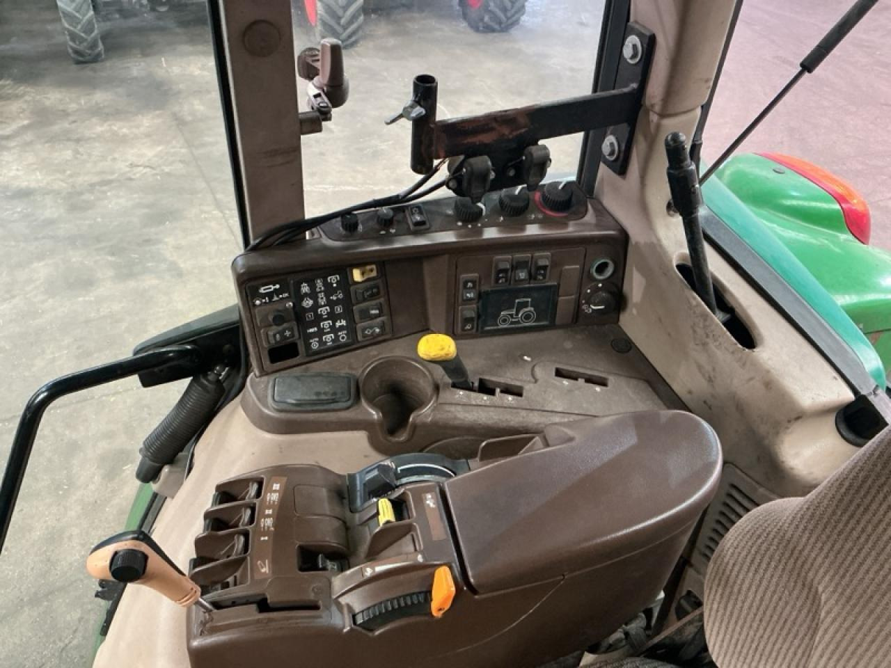 John Deere 6820 - Traktori: kuva John Deere 6820 - Traktori John Deere 6820 - Traktori: kuva John Deere 6820 - Traktori