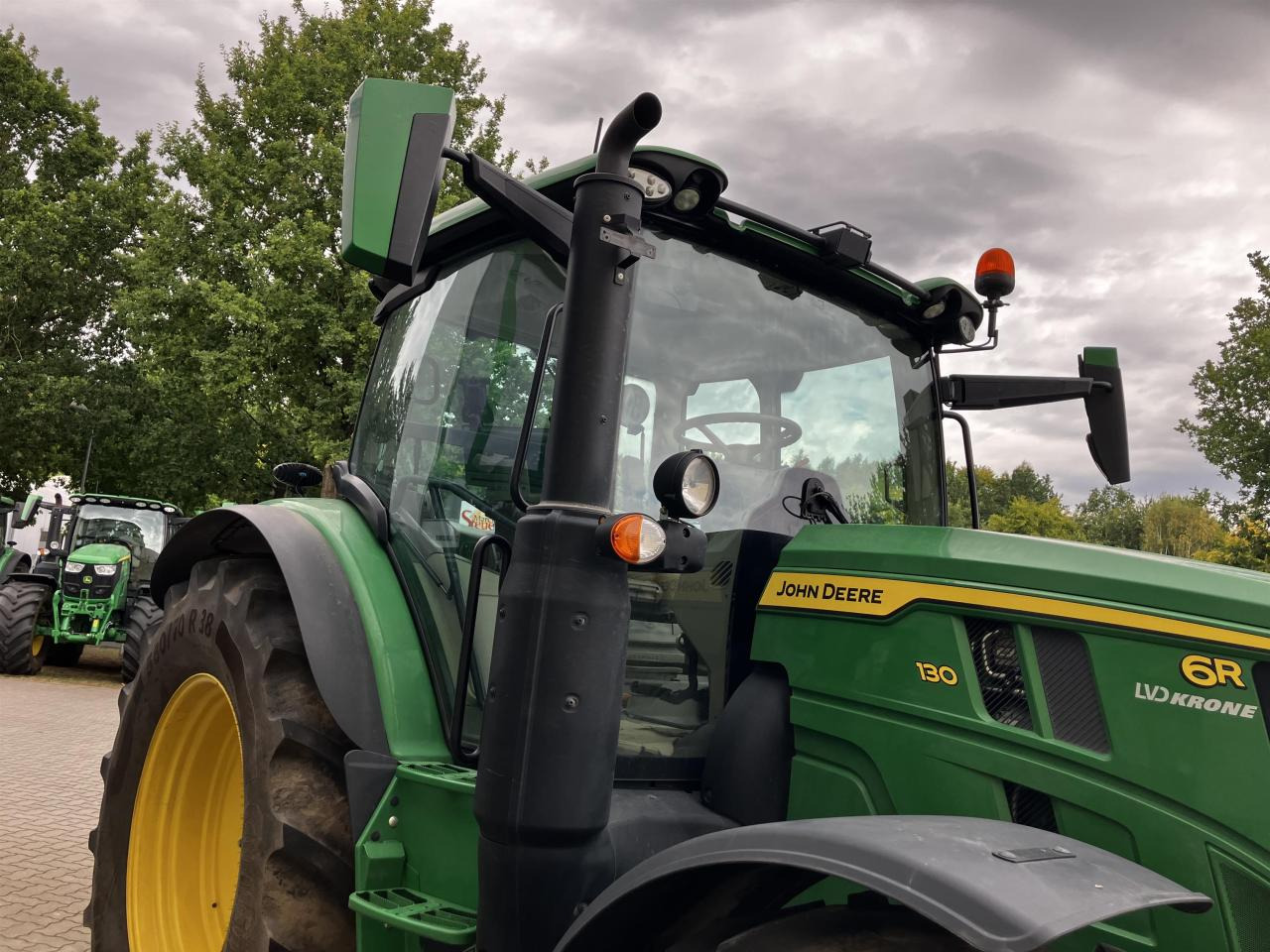 John Deere 6R 130 - Traktori: kuva John Deere 6R 130 - Traktori John Deere 6R 130 - Traktori: kuva John Deere 6R 130 - Traktori