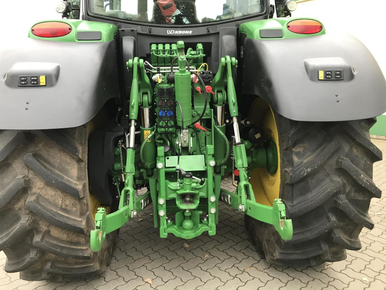 John Deere 6R 155 - Traktori: kuva John Deere 6R 155 - Traktori John Deere 6R 155 - Traktori: kuva John Deere 6R 155 - Traktori