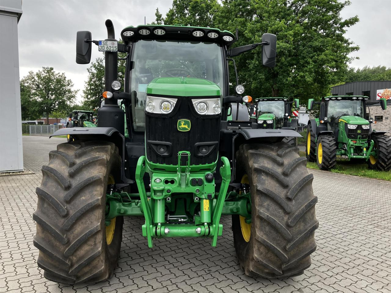 John Deere 6R 215 - Traktori: kuva John Deere 6R 215 - Traktori John Deere 6R 215 - Traktori: kuva John Deere 6R 215 - Traktori
