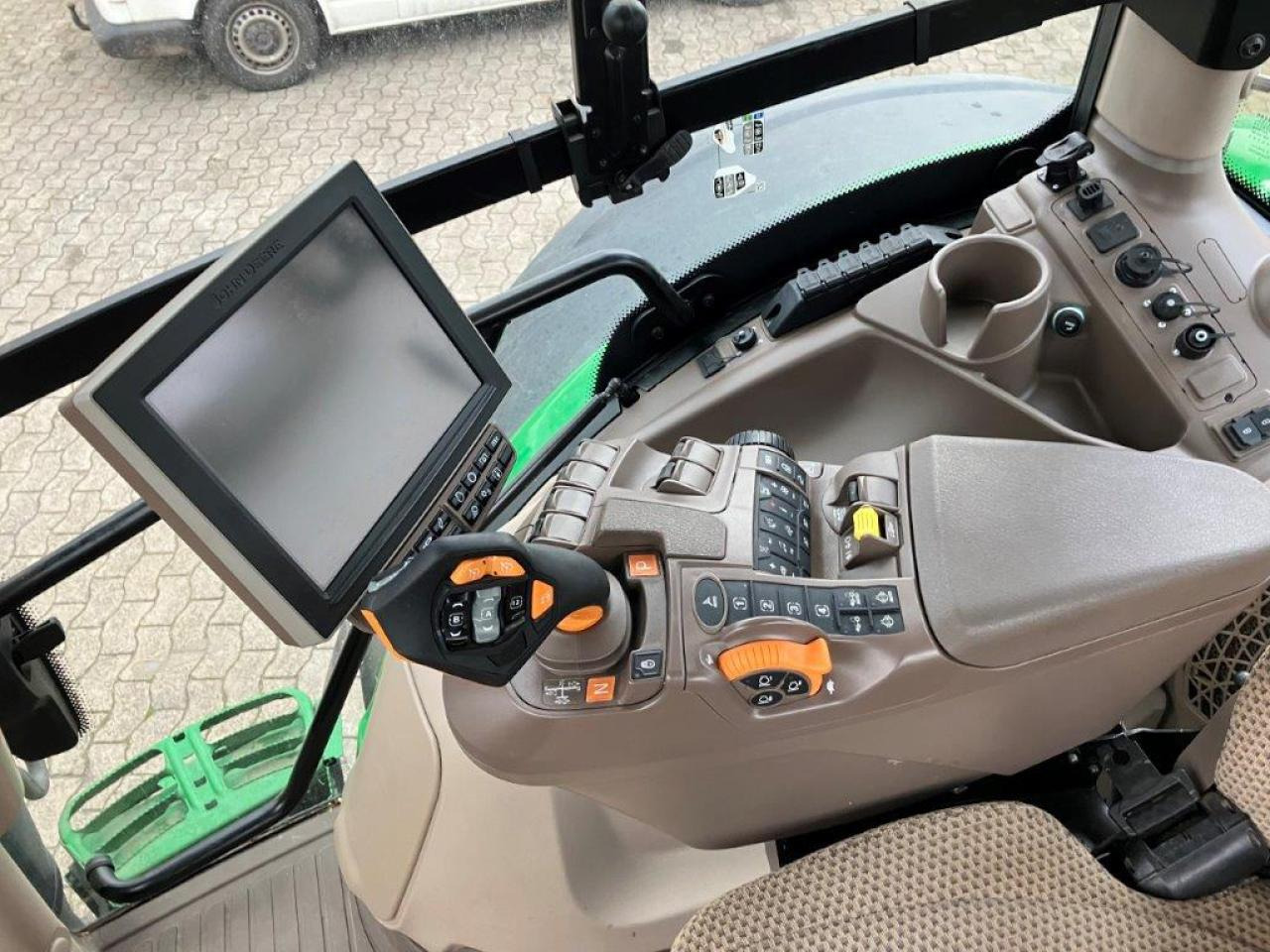 Traktori John Deere 6R 215: kuva Traktori John Deere 6R 215