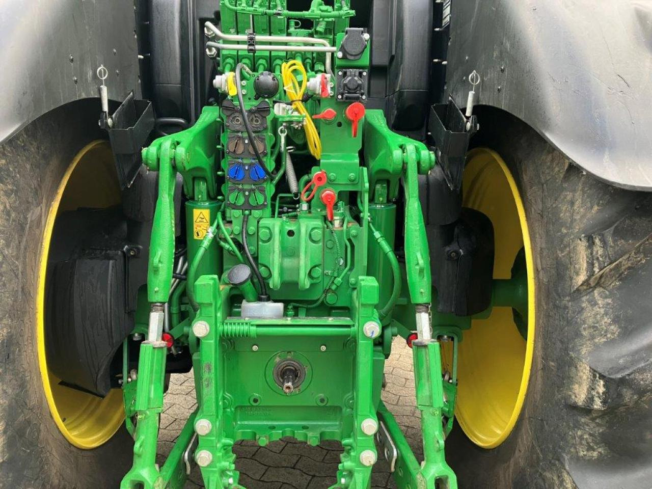 Traktori John Deere 6R 215: kuva Traktori John Deere 6R 215