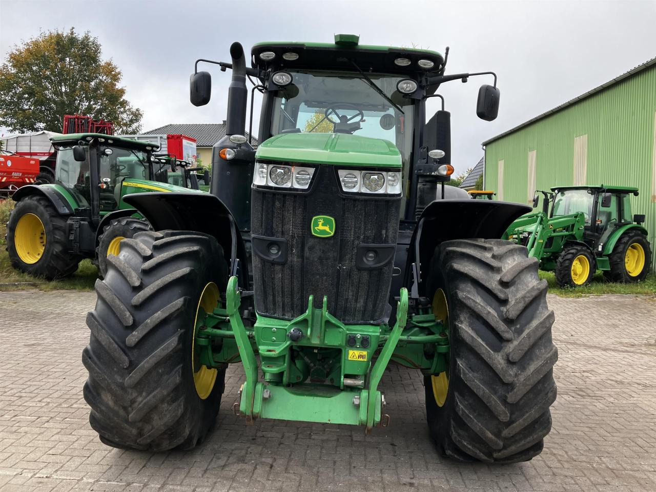 John Deere 7290R - Traktori: kuva John Deere 7290R - Traktori John Deere 7290R - Traktori: kuva John Deere 7290R - Traktori