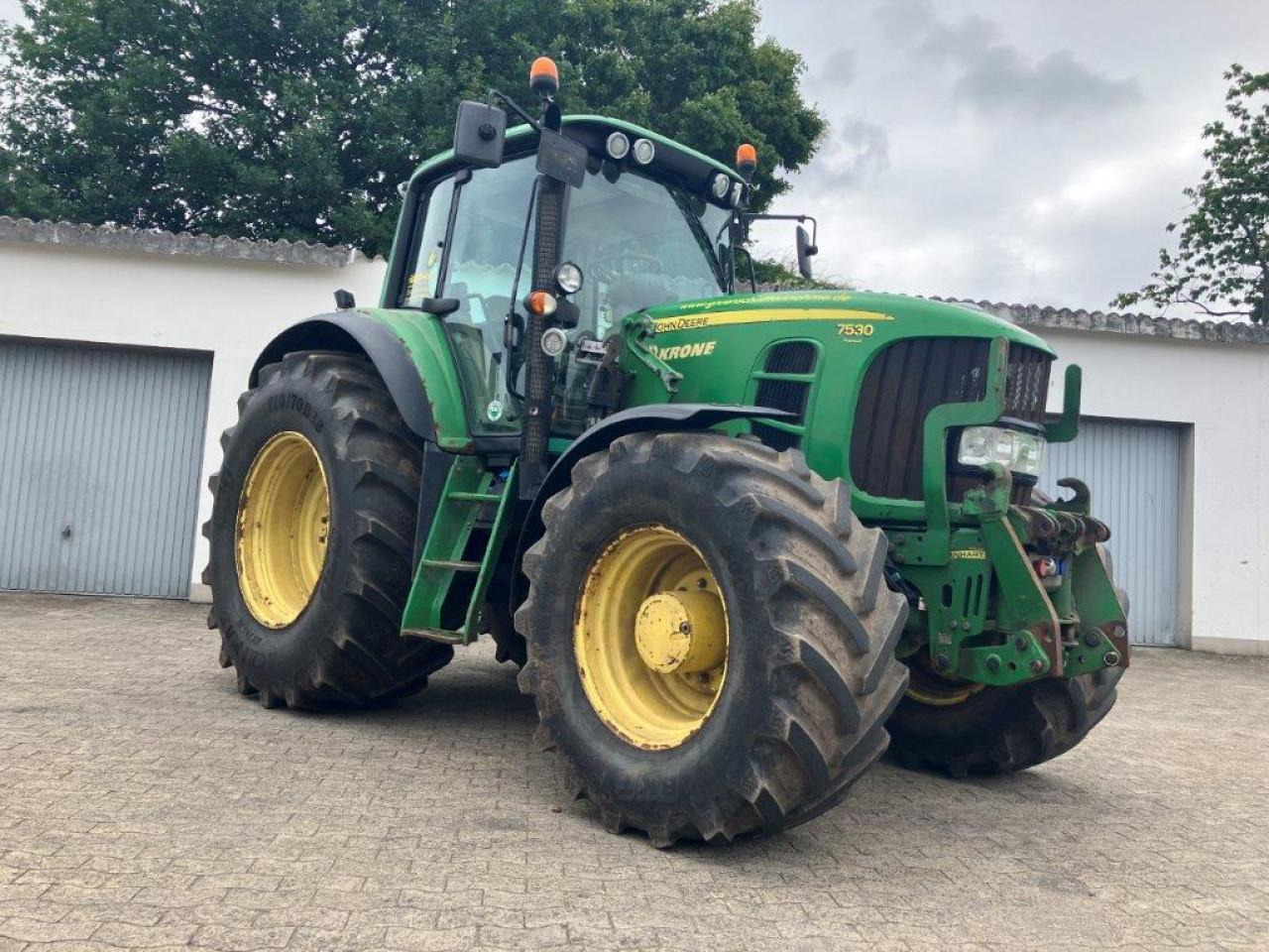 John Deere 7530 PREMIUM - Traktori: kuva John Deere 7530 PREMIUM - Traktori John Deere 7530 PREMIUM - Traktori: kuva John Deere 7530 PREMIUM - Traktori