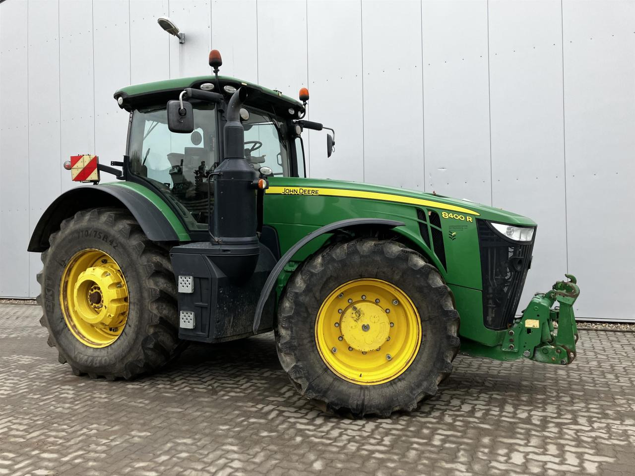 John Deere 8400R - Traktori: kuva John Deere 8400R - Traktori John Deere 8400R - Traktori: kuva John Deere 8400R - Traktori