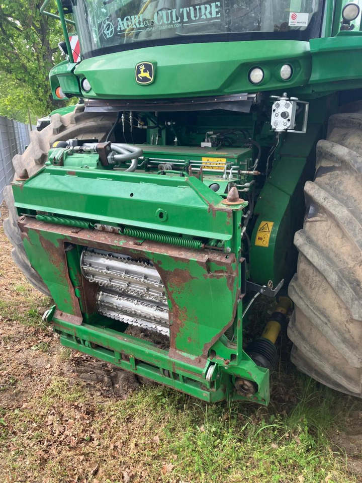 John Deere 8500 - Itsekulkeva silppuri: kuva John Deere 8500 - Itsekulkeva silppuri John Deere 8500 - Itsekulkeva silppuri: kuva John Deere 8500 - Itsekulkeva silppuri