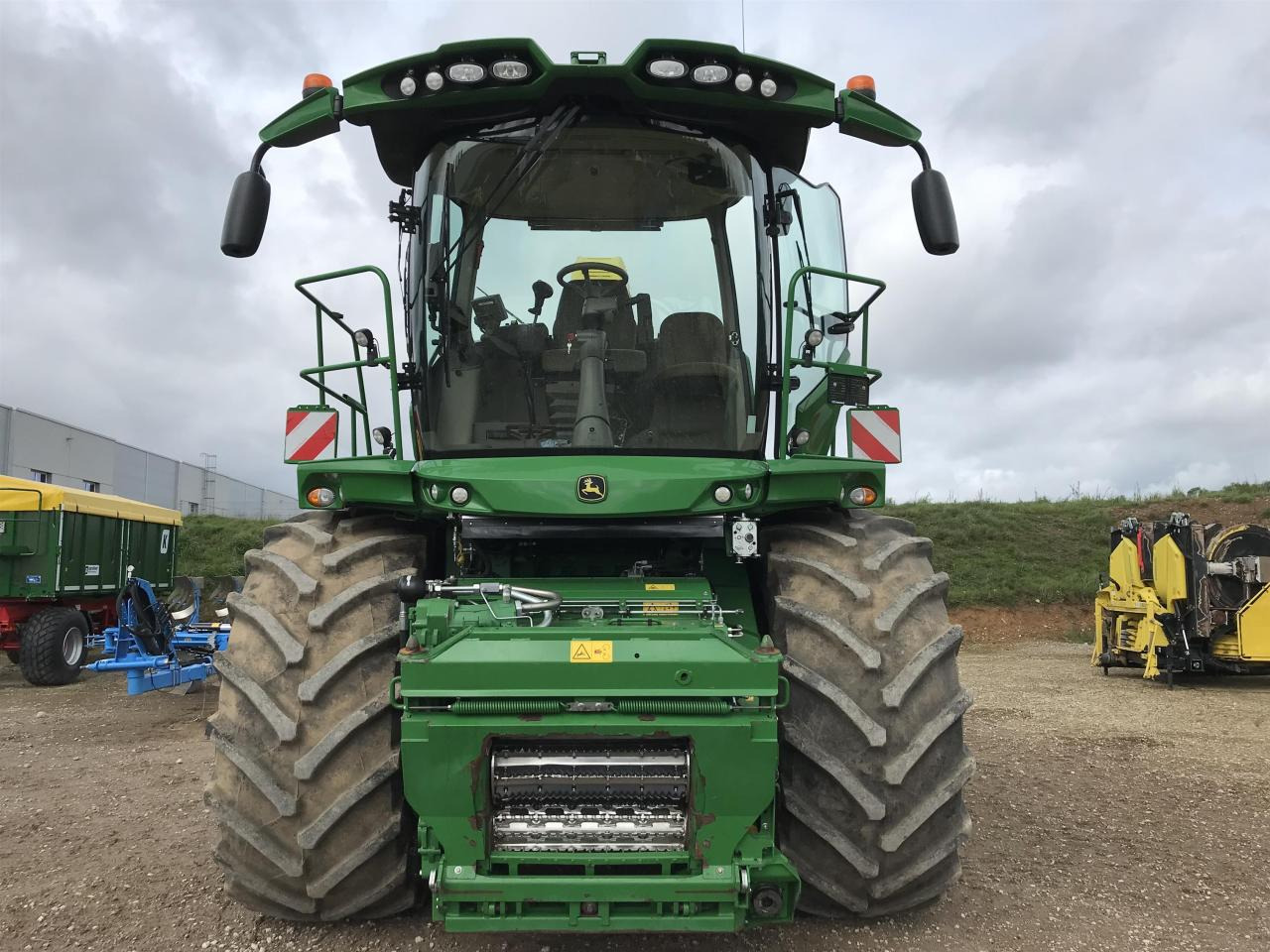 John Deere 9800i - Itsekulkeva silppuri: kuva John Deere 9800i - Itsekulkeva silppuri John Deere 9800i - Itsekulkeva silppuri: kuva John Deere 9800i - Itsekulkeva silppuri