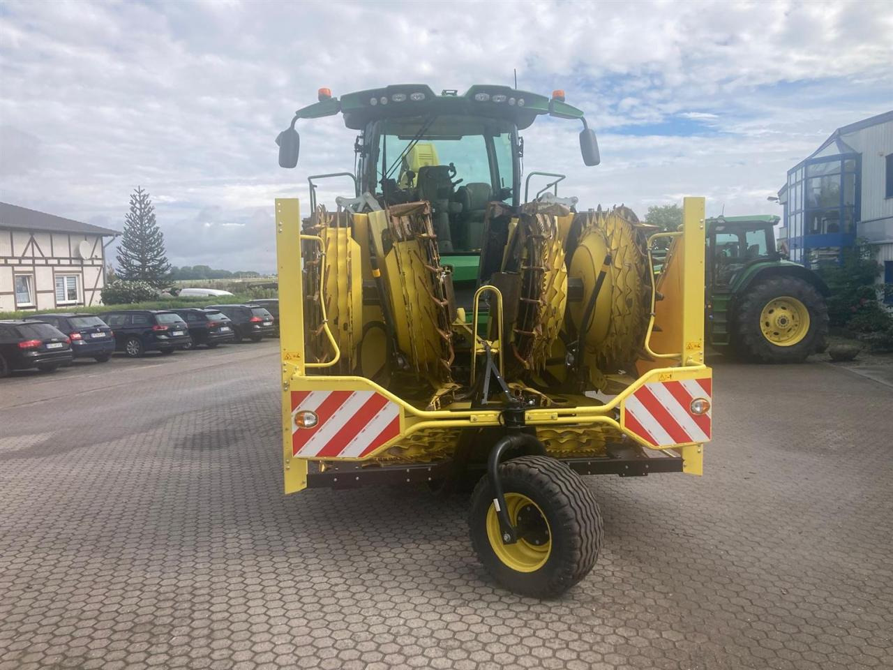 John Deere 9900i - Itsekulkeva silppuri: kuva John Deere 9900i - Itsekulkeva silppuri John Deere 9900i - Itsekulkeva silppuri: kuva John Deere 9900i - Itsekulkeva silppuri