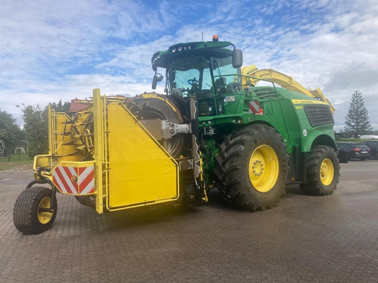 John Deere 9900i - Itsekulkeva silppuri: kuva John Deere 9900i - Itsekulkeva silppuri John Deere 9900i - Itsekulkeva silppuri: kuva John Deere 9900i - Itsekulkeva silppuri