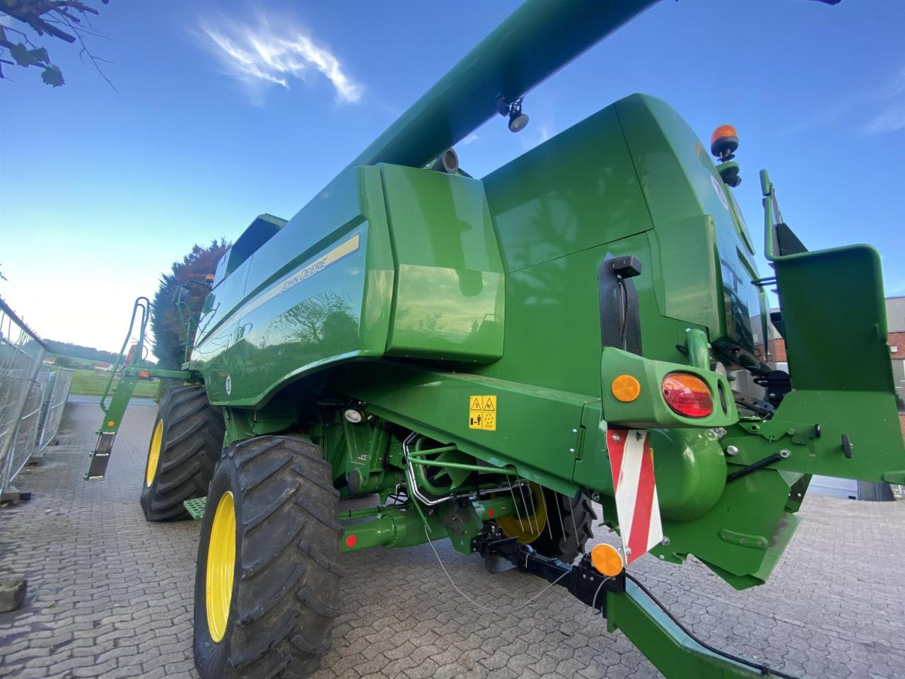 John Deere T550 - Leikkuupuimuri: kuva John Deere T550 - Leikkuupuimuri John Deere T550 - Leikkuupuimuri: kuva John Deere T550 - Leikkuupuimuri