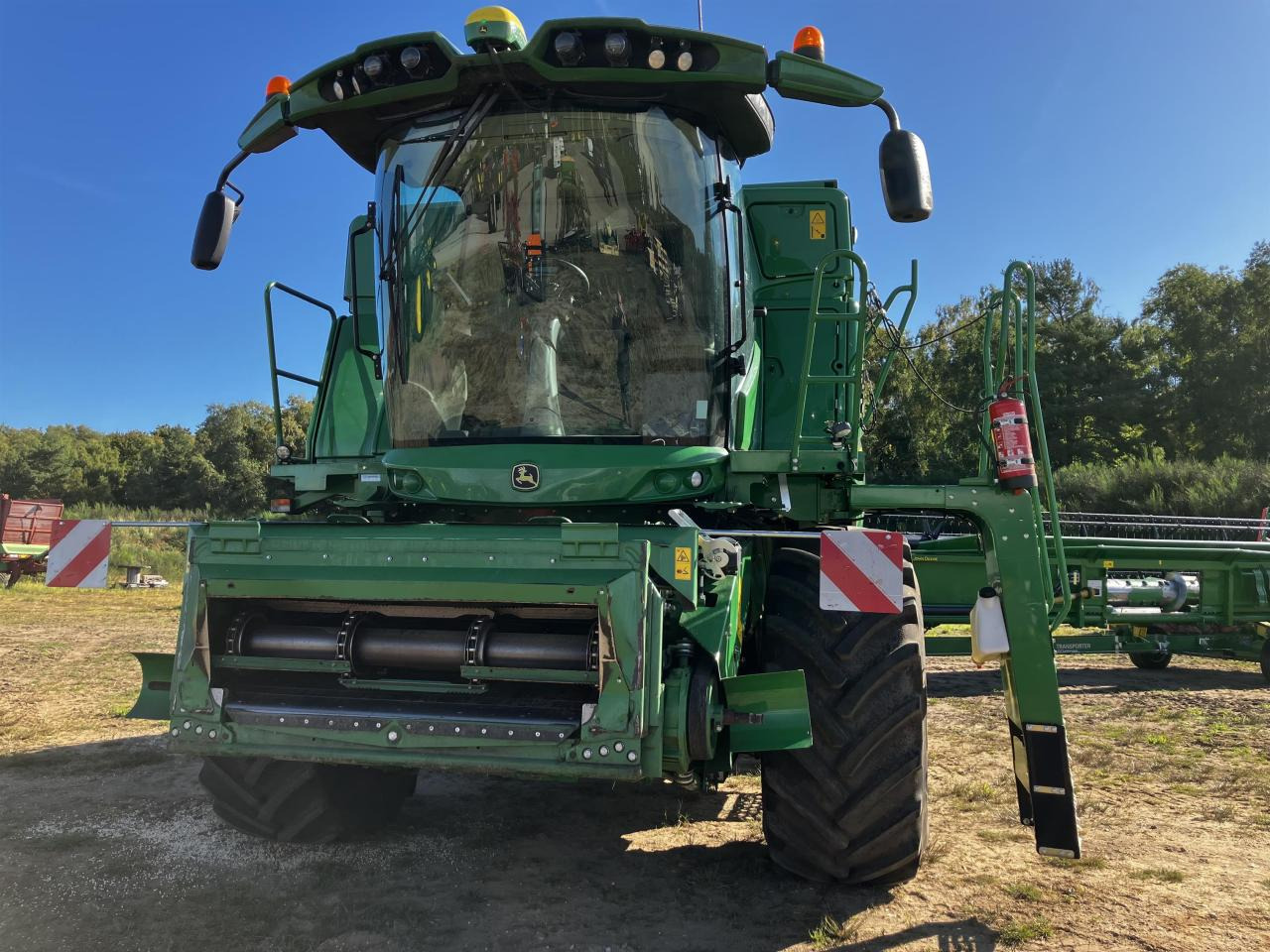 John Deere T660i - Leikkuupuimuri: kuva John Deere T660i - Leikkuupuimuri John Deere T660i - Leikkuupuimuri: kuva John Deere T660i - Leikkuupuimuri