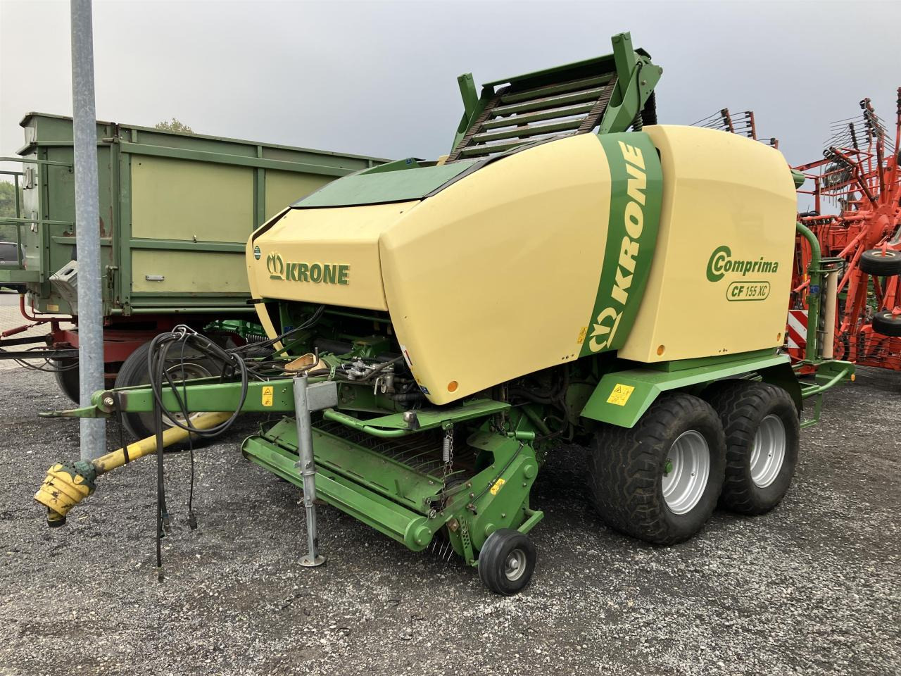 Krone CF 155 XC - Pyöröpaalain: kuva Krone CF 155 XC - Pyöröpaalain Krone CF 155 XC - Pyöröpaalain: kuva Krone CF 155 XC - Pyöröpaalain