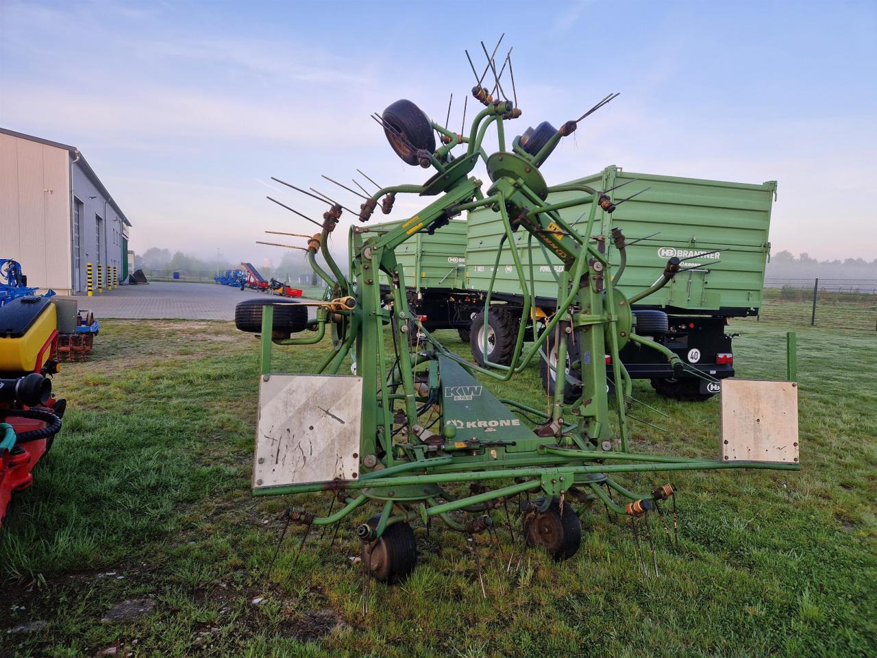 Krone KW 6.70/6 - Pöyhin: kuva Krone KW 6.70/6 - Pöyhin Krone KW 6.70/6 - Pöyhin: kuva Krone KW 6.70/6 - Pöyhin