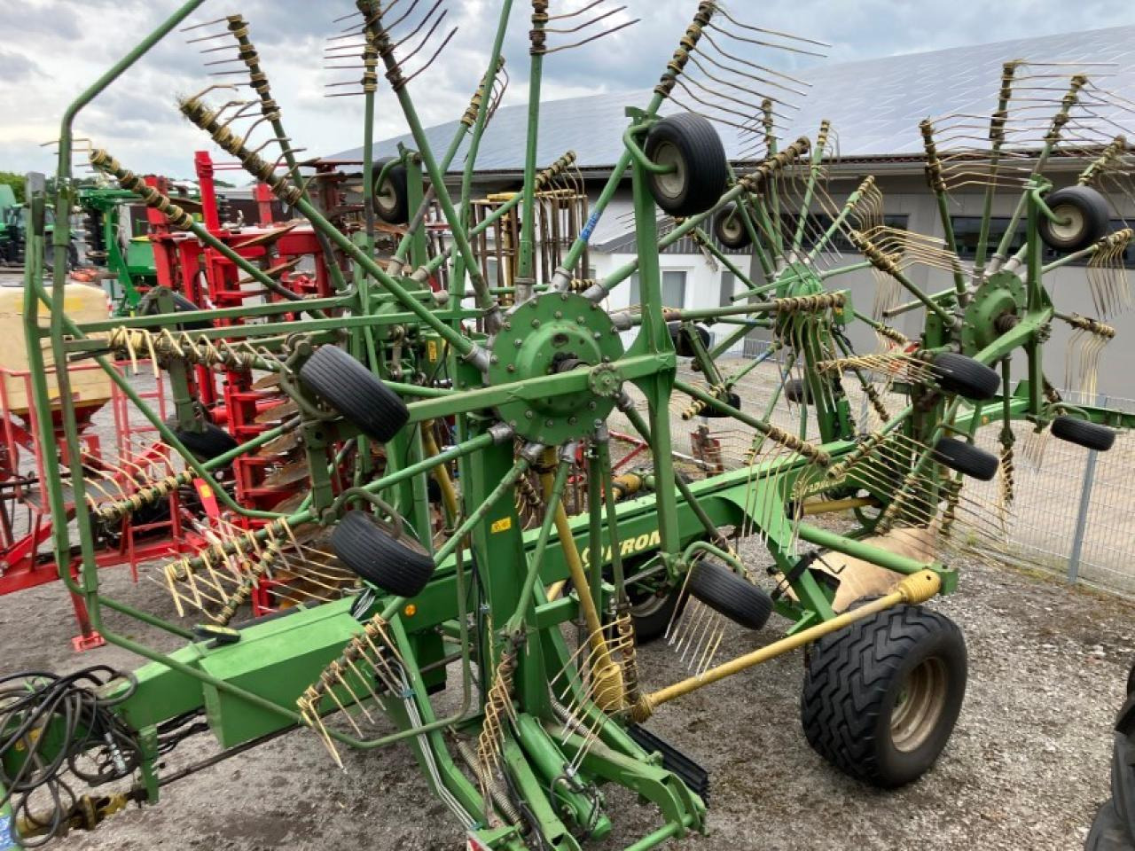 Pöyhin Krone SWADRO 1400: kuva Pöyhin Krone SWADRO 1400