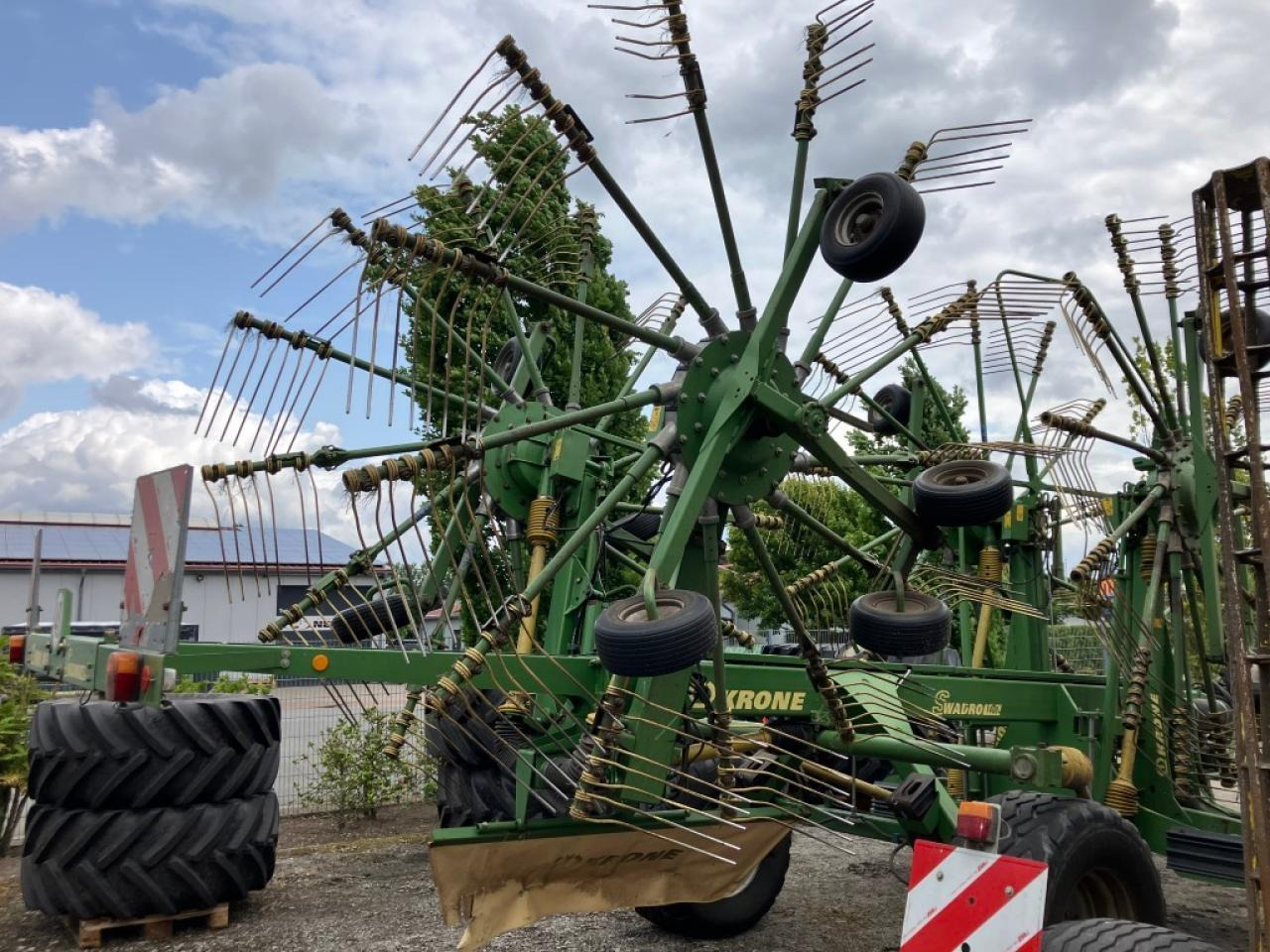 Pöyhin Krone SWADRO 1400: kuva Pöyhin Krone SWADRO 1400