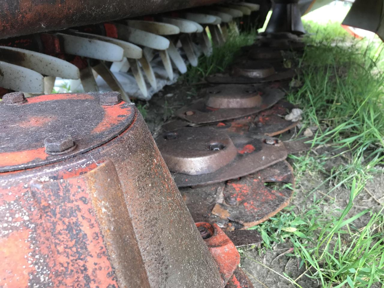 Kuhn FC883 & FC 313F-FF - Niittokone: kuva Kuhn FC883 & FC 313F-FF - Niittokone Kuhn FC883 & FC 313F-FF - Niittokone: kuva Kuhn FC883 & FC 313F-FF - Niittokone