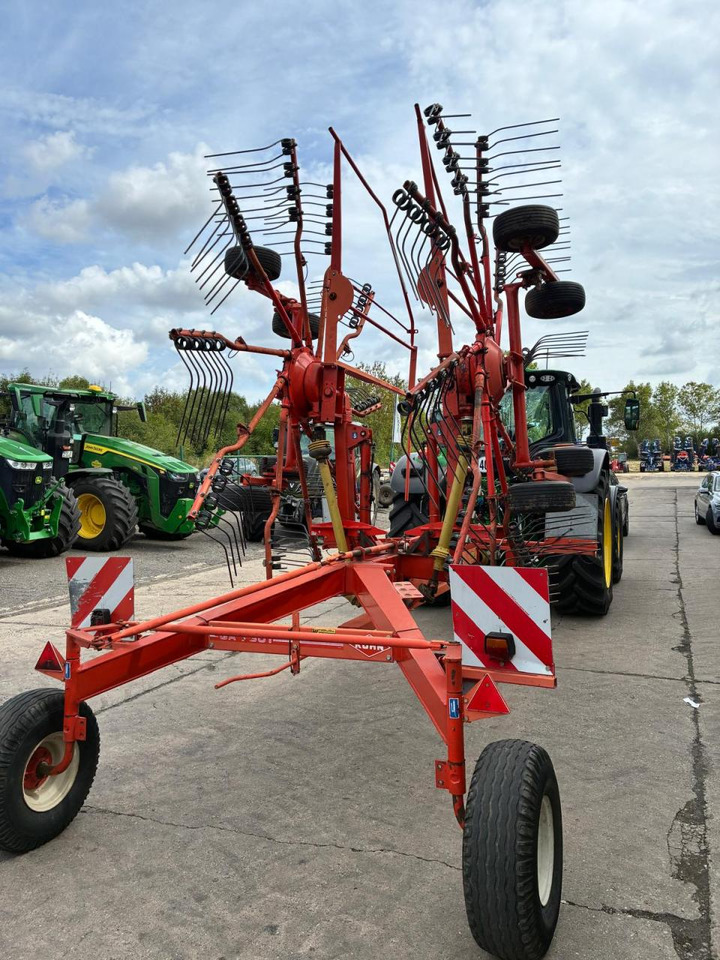 Kuhn GA 7301 - Pöyhin: kuva Kuhn GA 7301 - Pöyhin Kuhn GA 7301 - Pöyhin: kuva Kuhn GA 7301 - Pöyhin
