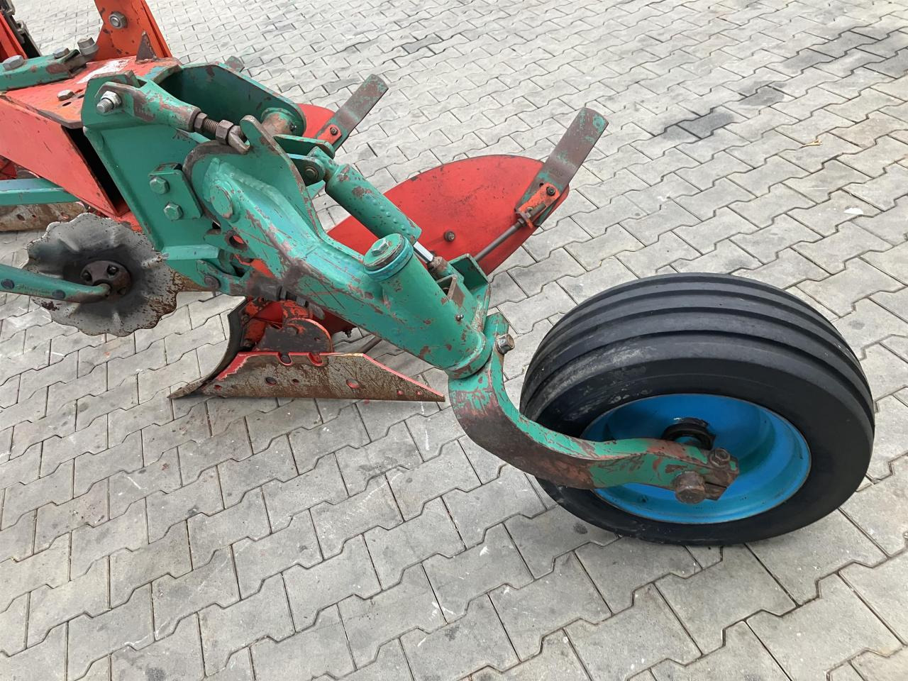 Kverneland LD 100- 4 Schar - Aura: kuva Kverneland LD 100- 4 Schar - Aura Kverneland LD 100- 4 Schar - Aura: kuva Kverneland LD 100- 4 Schar - Aura