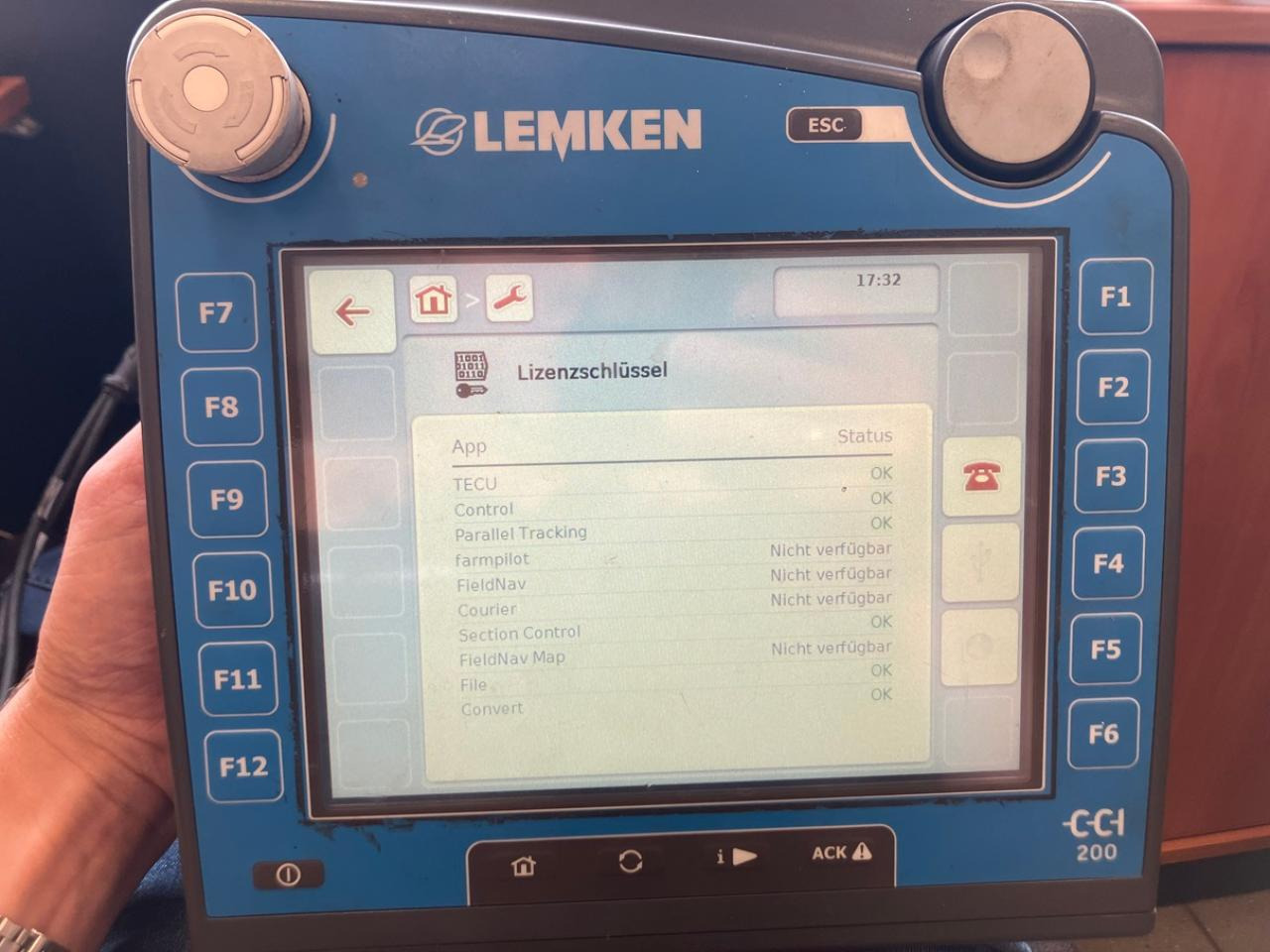 Lemken CCI200 - Navigointijärjestelmä - Maatalouskoneet: kuva Lemken CCI200 - Navigointijärjestelmä - Maatalouskoneet Lemken CCI200 - Navigointijärjestelmä - Maatalouskoneet: kuva Lemken CCI200 - Navigointijärjestelmä - Maatalouskoneet