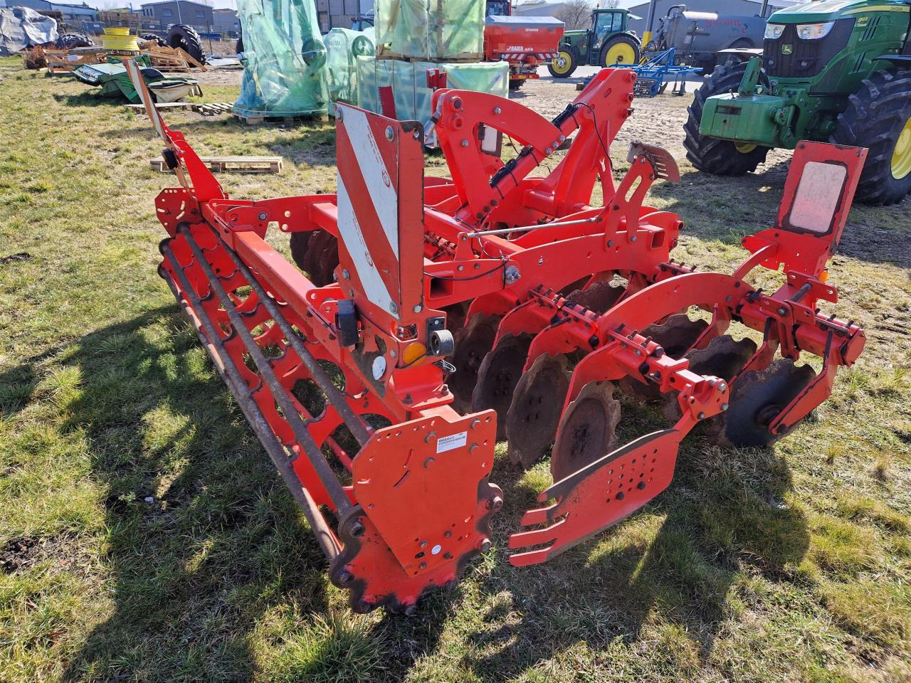Maschio Veloce 300 Rigid - Lautasäes: kuva Maschio Veloce 300 Rigid - Lautasäes Maschio Veloce 300 Rigid - Lautasäes: kuva Maschio Veloce 300 Rigid - Lautasäes