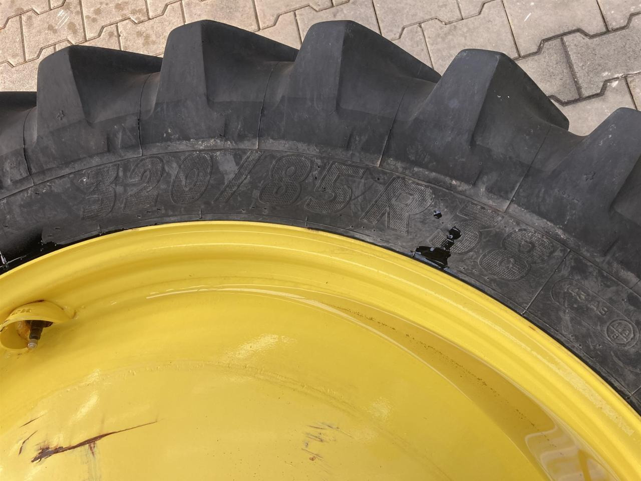 Michelin 320/85R38 - Rengas - Maatalouskoneet: kuva Michelin 320/85R38 - Rengas - Maatalouskoneet Michelin 320/85R38 - Rengas - Maatalouskoneet: kuva Michelin 320/85R38 - Rengas - Maatalouskoneet