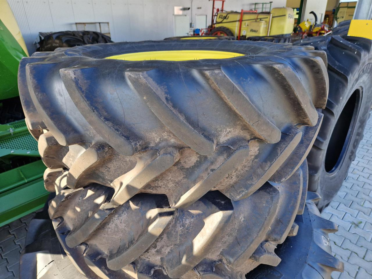 Michelin 420/70R24 - Rengas - Maatalouskoneet: kuva Michelin 420/70R24 - Rengas - Maatalouskoneet Michelin 420/70R24 - Rengas - Maatalouskoneet: kuva Michelin 420/70R24 - Rengas - Maatalouskoneet