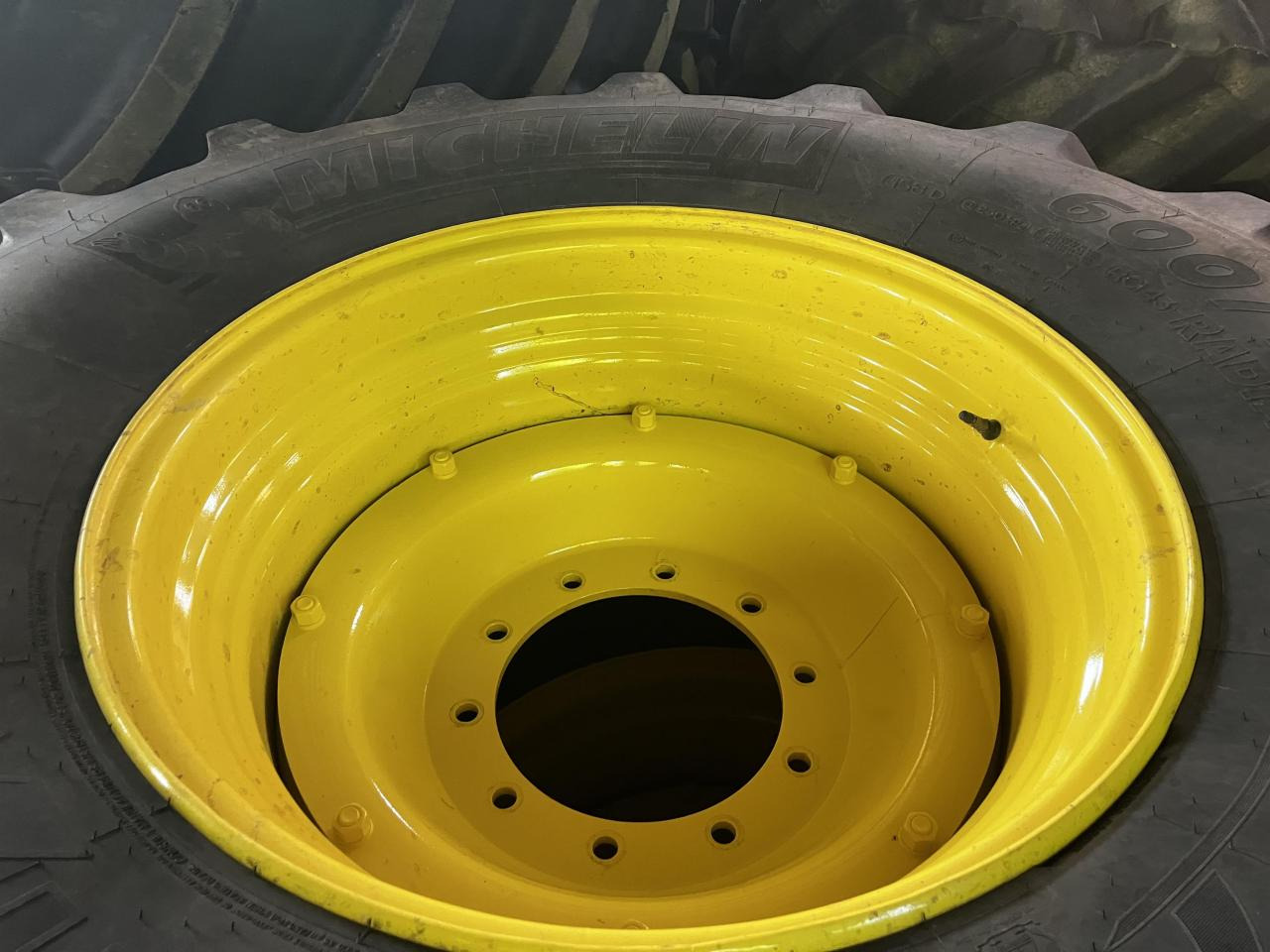 Michelin 600/70R30 - Rengas - Maatalouskoneet: kuva Michelin 600/70R30 - Rengas - Maatalouskoneet Michelin 600/70R30 - Rengas - Maatalouskoneet: kuva Michelin 600/70R30 - Rengas - Maatalouskoneet