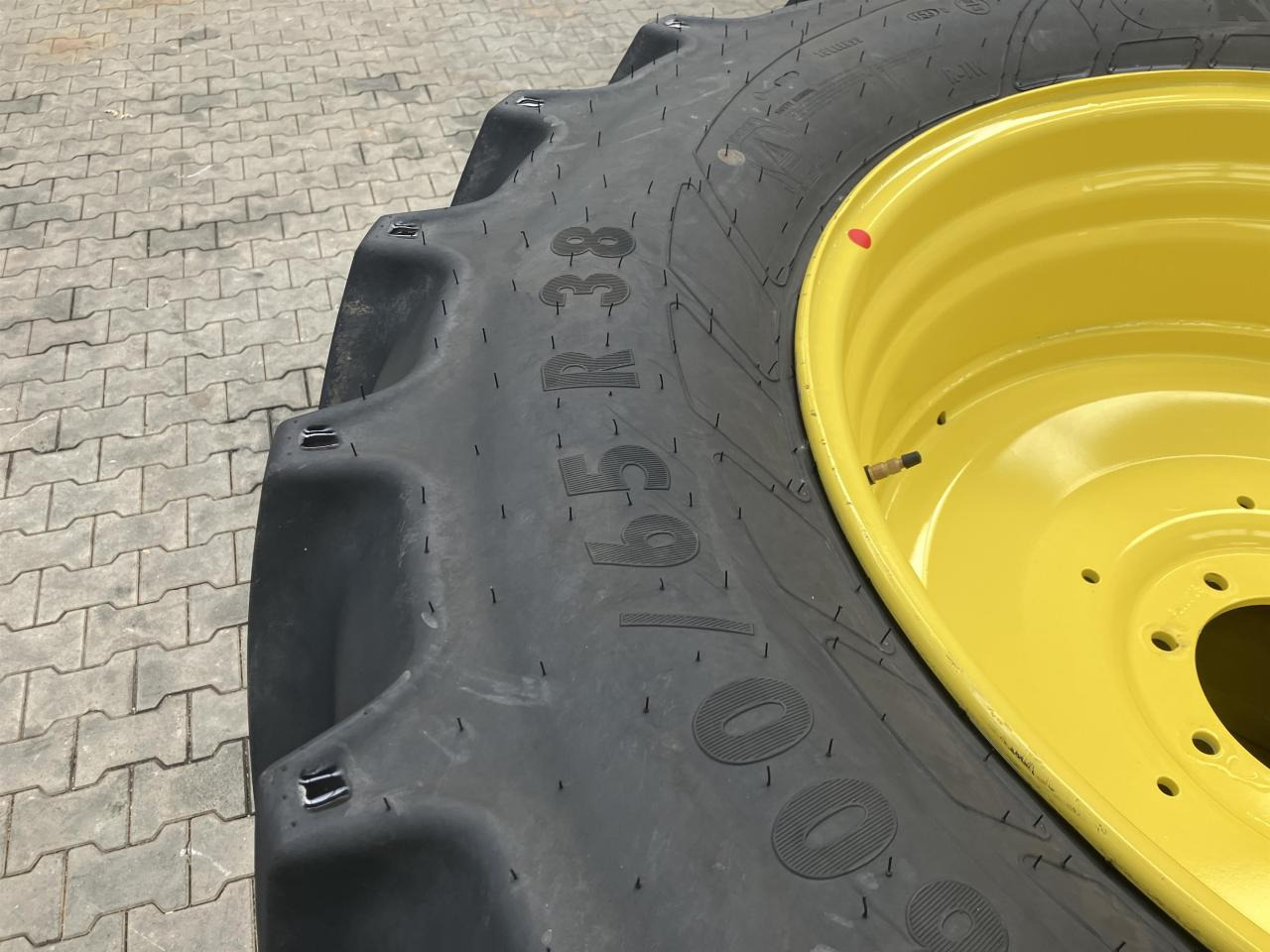 Mitas 600/65R38 - Rengas - Maatalouskoneet: kuva Mitas 600/65R38 - Rengas - Maatalouskoneet Mitas 600/65R38 - Rengas - Maatalouskoneet: kuva Mitas 600/65R38 - Rengas - Maatalouskoneet