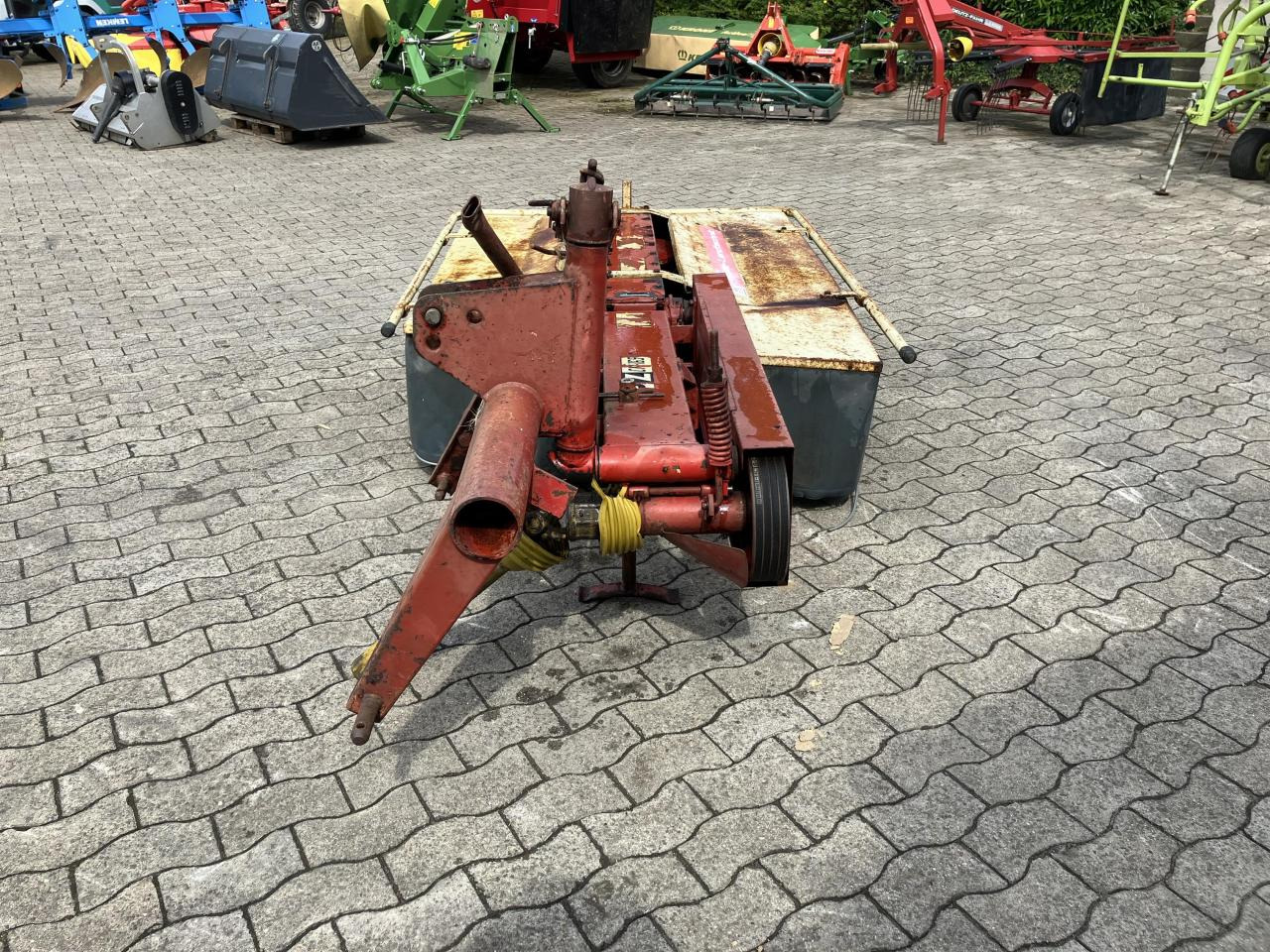 PZ-Vicon Trommelmähwerk - Niittokone: kuva PZ-Vicon Trommelmähwerk - Niittokone PZ-Vicon Trommelmähwerk - Niittokone: kuva PZ-Vicon Trommelmähwerk - Niittokone