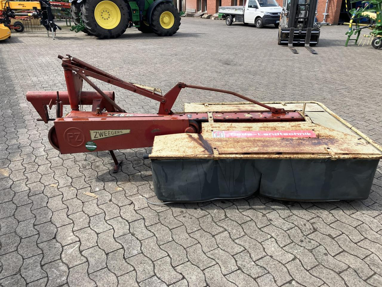 PZ-Vicon Trommelmähwerk - Niittokone: kuva PZ-Vicon Trommelmähwerk - Niittokone PZ-Vicon Trommelmähwerk - Niittokone: kuva PZ-Vicon Trommelmähwerk - Niittokone