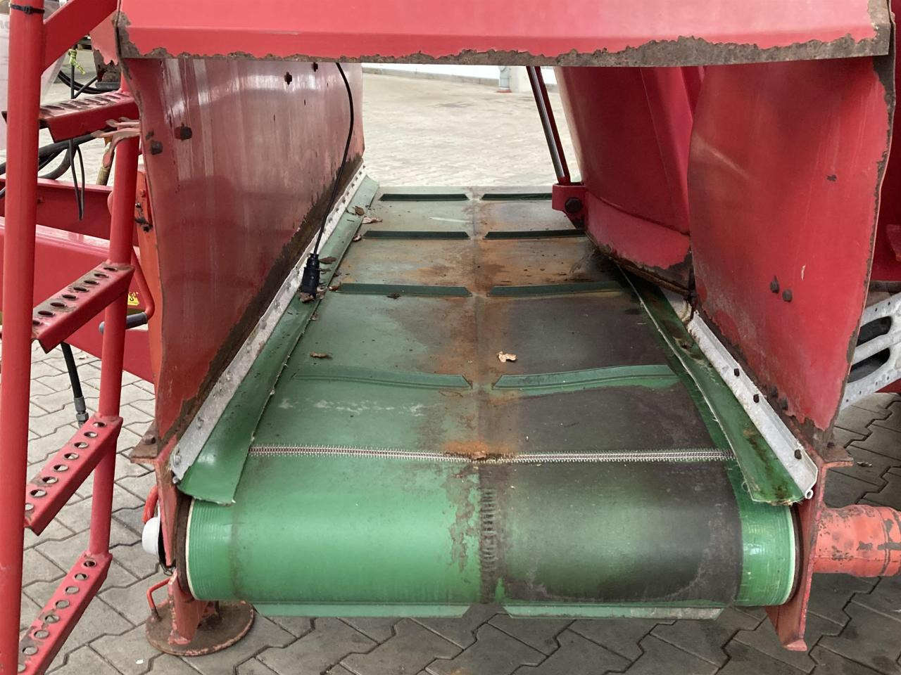 Trioliet Solomix 1 VL 1000 - Seosrehuvaunu: kuva Trioliet Solomix 1 VL 1000 - Seosrehuvaunu Trioliet Solomix 1 VL 1000 - Seosrehuvaunu: kuva Trioliet Solomix 1 VL 1000 - Seosrehuvaunu