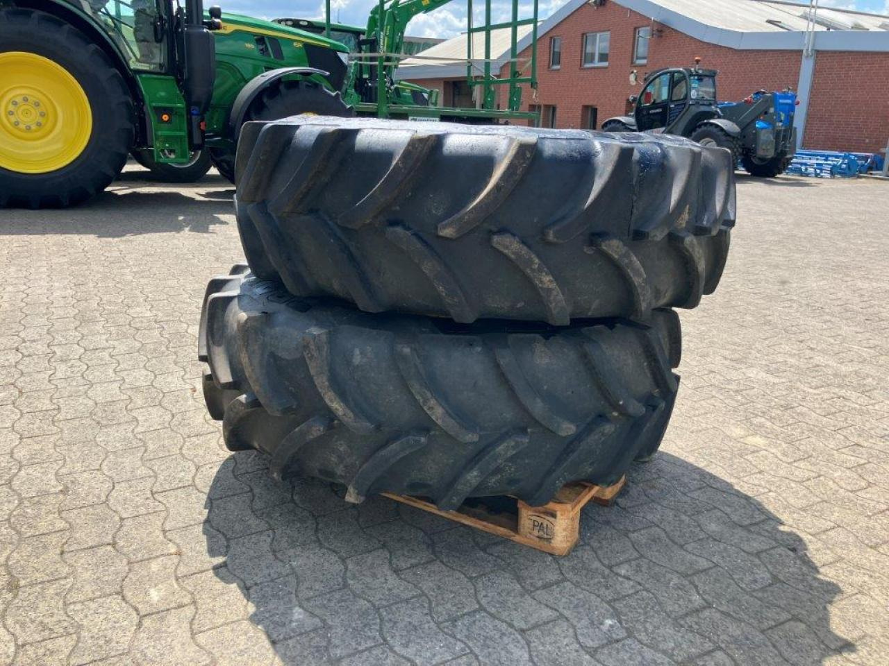 Vredestein 420/85R30 - Rengas - Maatalouskoneet: kuva Vredestein 420/85R30 - Rengas - Maatalouskoneet Vredestein 420/85R30 - Rengas - Maatalouskoneet: kuva Vredestein 420/85R30 - Rengas - Maatalouskoneet