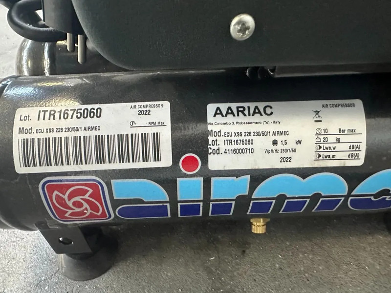 Airmec ECU XSS 228 Olievrije Zuigercompressor 2 PK 205 L / min 10 Bar New - Ilmakompressori: kuva Airmec ECU XSS 228 Olievrije Zuigercompressor 2 PK 205 L / min 10 Bar New - Ilmakompressori Airmec ECU XSS 228 Olievrije Zuigercompressor 2 PK 205 L / min 10 Bar New - Ilmakompressori: kuva Airmec ECU XSS 228 Olievrije Zuigercompressor 2 PK 205 L / min 10 Bar New - Ilmakompressori