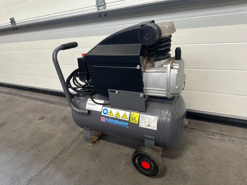 Airmec Fiac BXA 25200 Elektrische Zuigercompressor 2 PK 150 L / min 8 Bar - Ilmakompressori: kuva Airmec Fiac BXA 25200 Elektrische Zuigercompressor 2 PK 150 L / min 8 Bar - Ilmakompressori Airmec Fiac BXA 25200 Elektrische Zuigercompressor 2 PK 150 L / min 8 Bar - Ilmakompressori: kuva Airmec Fiac BXA 25200 Elektrische Zuigercompressor 2 PK 150 L / min 8 Bar - Ilmakompressori