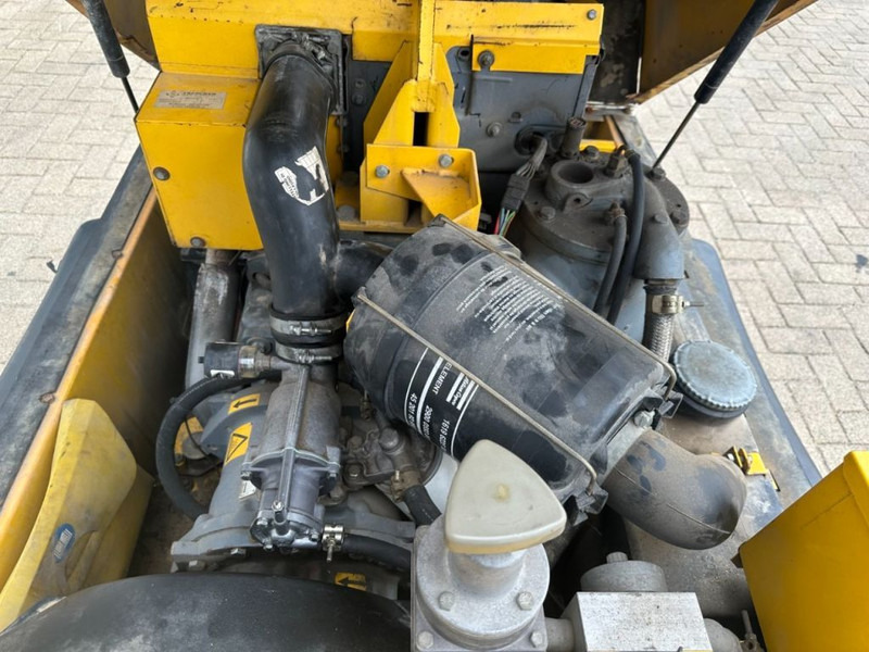 Ilmakompressori Atlas-Copco ATCA 2000 Deutz F2L 1011 Mobiele Diesel Schroefcompressor 18.5 kW 7 Bar: kuva Ilmakompressori Atlas-Copco ATCA 2000 Deutz F2L 1011 Mobiele Diesel Schroefcompressor 18.5 kW 7 Bar