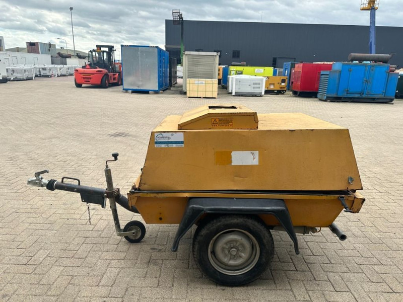 Ilmakompressori Atlas-Copco ATCA 2000 Deutz F2L 1011 Mobiele Diesel Schroefcompressor 18.5 kW 7 Bar: kuva Ilmakompressori Atlas-Copco ATCA 2000 Deutz F2L 1011 Mobiele Diesel Schroefcompressor 18.5 kW 7 Bar