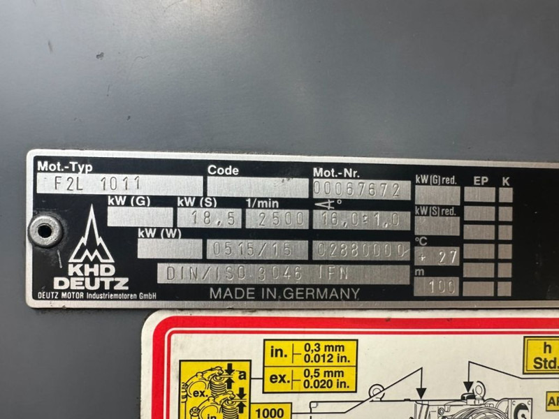 Ilmakompressori Atlas-Copco ATCA 2000 Deutz F2L 1011 Mobiele Diesel Schroefcompressor 18.5 kW 7 Bar: kuva Ilmakompressori Atlas-Copco ATCA 2000 Deutz F2L 1011 Mobiele Diesel Schroefcompressor 18.5 kW 7 Bar