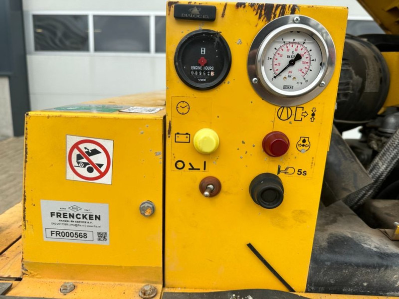 Ilmakompressori Atlas-Copco ATCA 2000 Deutz F2L 1011 Mobiele Diesel Schroefcompressor 18.5 kW 7 Bar: kuva Ilmakompressori Atlas-Copco ATCA 2000 Deutz F2L 1011 Mobiele Diesel Schroefcompressor 18.5 kW 7 Bar