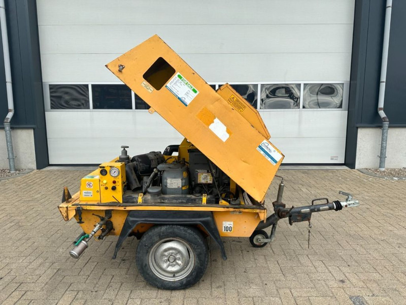 Ilmakompressori Atlas-Copco ATCA 2000 Deutz F2L 1011 Mobiele Diesel Schroefcompressor 18.5 kW 7 Bar: kuva Ilmakompressori Atlas-Copco ATCA 2000 Deutz F2L 1011 Mobiele Diesel Schroefcompressor 18.5 kW 7 Bar