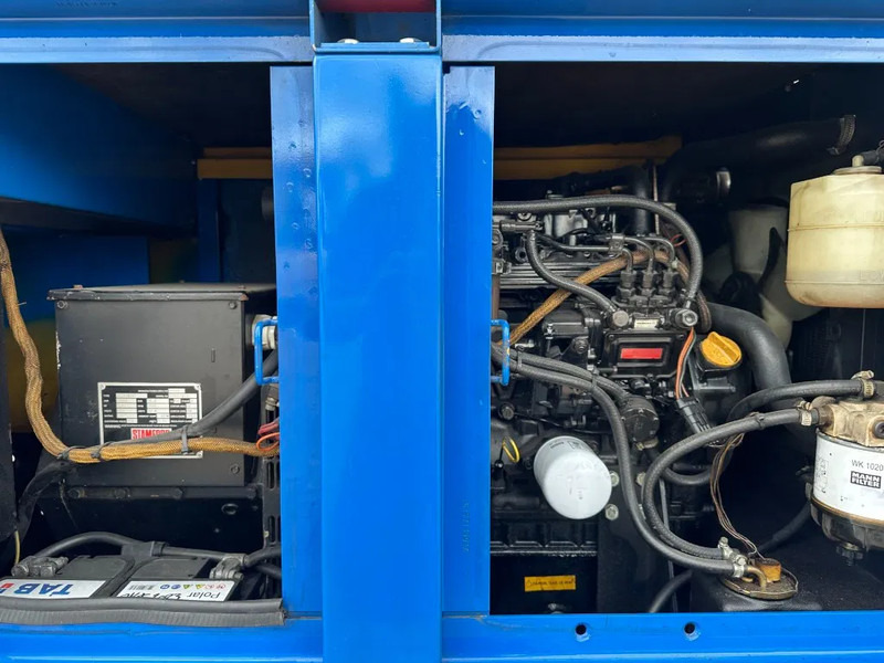 Atlas-Copco QAS 14 Yanmar Stamford 15 kVA Silent generatorset - Sähkögeneraattori: kuva Atlas-Copco QAS 14 Yanmar Stamford 15 kVA Silent generatorset - Sähkögeneraattori Atlas-Copco QAS 14 Yanmar Stamford 15 kVA Silent generatorset - Sähkögeneraattori: kuva Atlas-Copco QAS 14 Yanmar Stamford 15 kVA Silent generatorset - Sähkögeneraattori