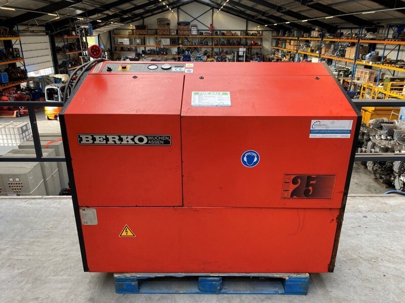 BERKO BSD 25 18.5 kW 2400 L / min 8 Bar Silent Elektrische Schroefcompressor - Ilmakompressori: kuva BERKO BSD 25 18.5 kW 2400 L / min 8 Bar Silent Elektrische Schroefcompressor - Ilmakompressori BERKO BSD 25 18.5 kW 2400 L / min 8 Bar Silent Elektrische Schroefcompressor - Ilmakompressori: kuva BERKO BSD 25 18.5 kW 2400 L / min 8 Bar Silent Elektrische Schroefcompressor - Ilmakompressori
