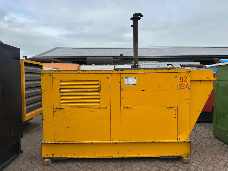 DAF DHT 825 Stamford 125 kVA Silent Noodstroom generatorset - Sähkögeneraattori: kuva DAF DHT 825 Stamford 125 kVA Silent Noodstroom generatorset - Sähkögeneraattori DAF DHT 825 Stamford 125 kVA Silent Noodstroom generatorset - Sähkögeneraattori: kuva DAF DHT 825 Stamford 125 kVA Silent Noodstroom generatorset - Sähkögeneraattori