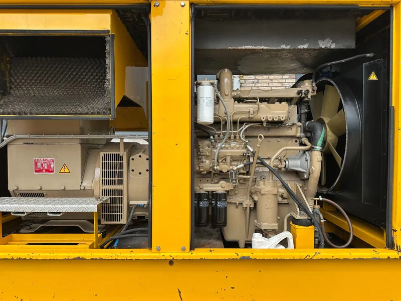 DAF DHT 825 Stamford 125 kVA Silent Noodstroom generatorset - Sähkögeneraattori: kuva DAF DHT 825 Stamford 125 kVA Silent Noodstroom generatorset - Sähkögeneraattori DAF DHT 825 Stamford 125 kVA Silent Noodstroom generatorset - Sähkögeneraattori: kuva DAF DHT 825 Stamford 125 kVA Silent Noodstroom generatorset - Sähkögeneraattori
